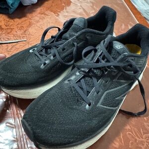 New Balance Men's Black Athletic Shoes